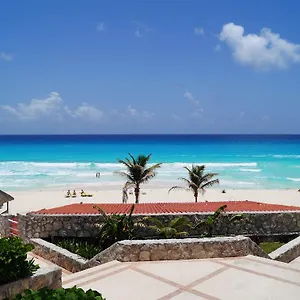 Ocean Front Cancún